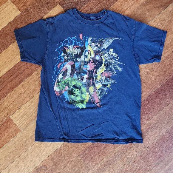 Marvel Characters T-Shirt Size Medium - Picture 2 of 8